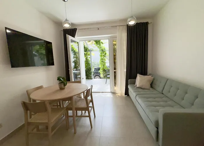 17 Pines Premium מאקרסקה